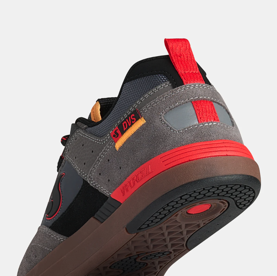 DVS_Sureshock_Charcoal_Black_Gum_Suede_heel.png