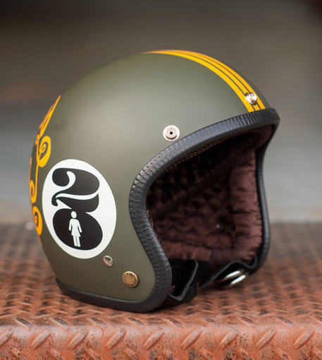 Girl_Joe_King_Speed_Shop_Helmet_Medium1.png