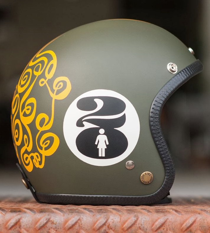 Girl x Joe King Speed Shop Helmet Medium side.png
