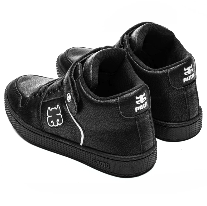 Ipath Grasshopper Black Leather angle back.png