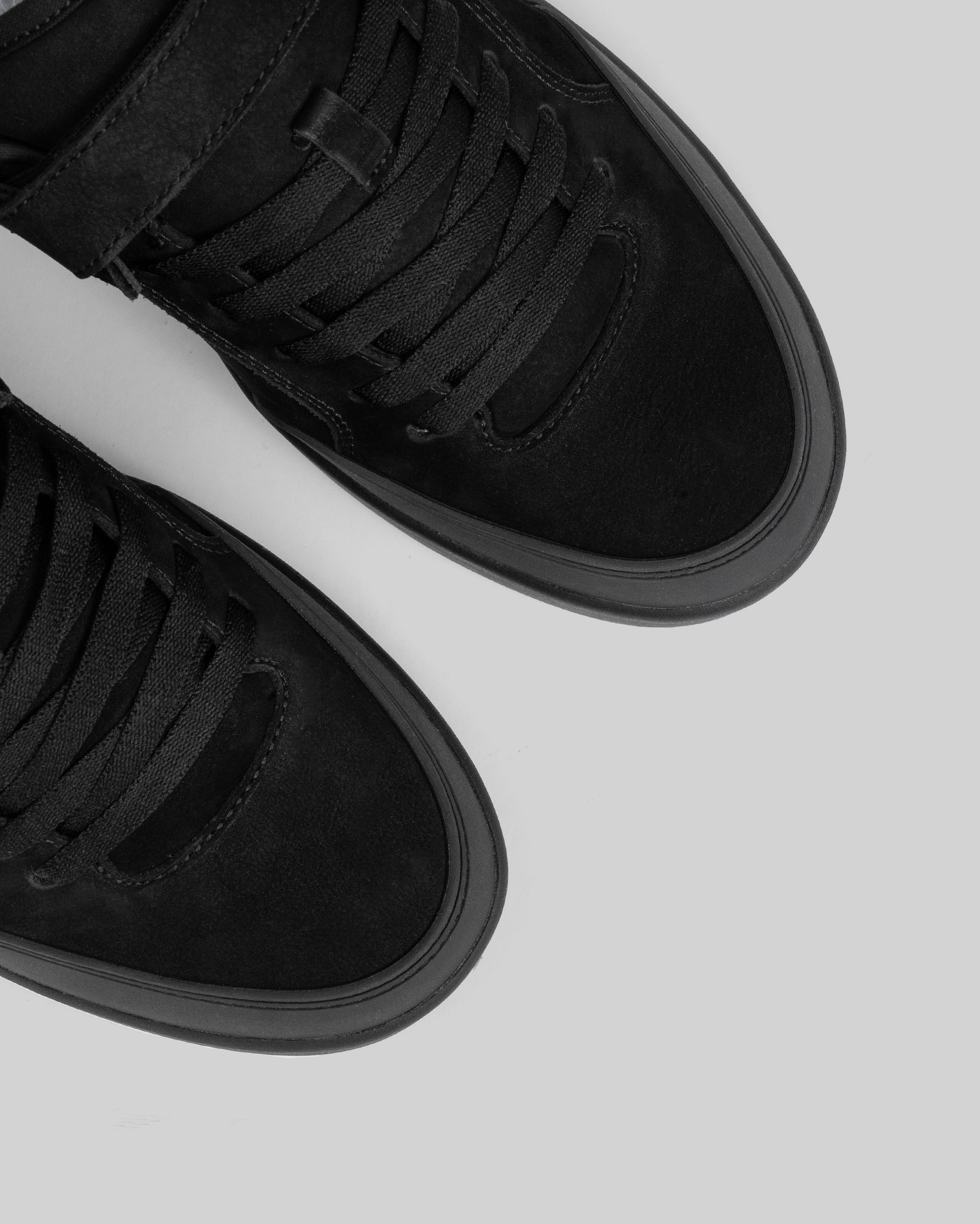 ws_tribute_black_black_05.jpg