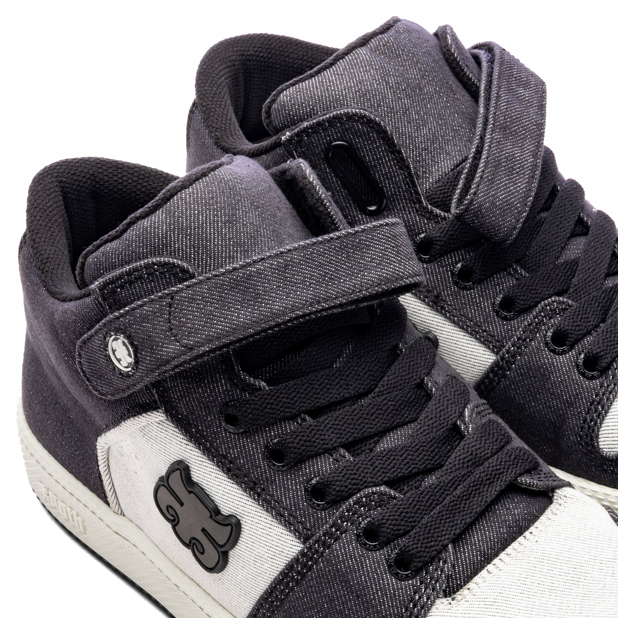 Ipath_Grasshopper_Black_Denim_Hemp_backclose.jpg