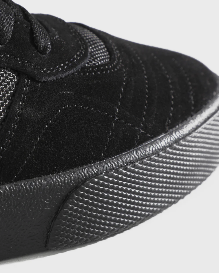 Lakai_Cambridge_Black_Black_suede_toe.png