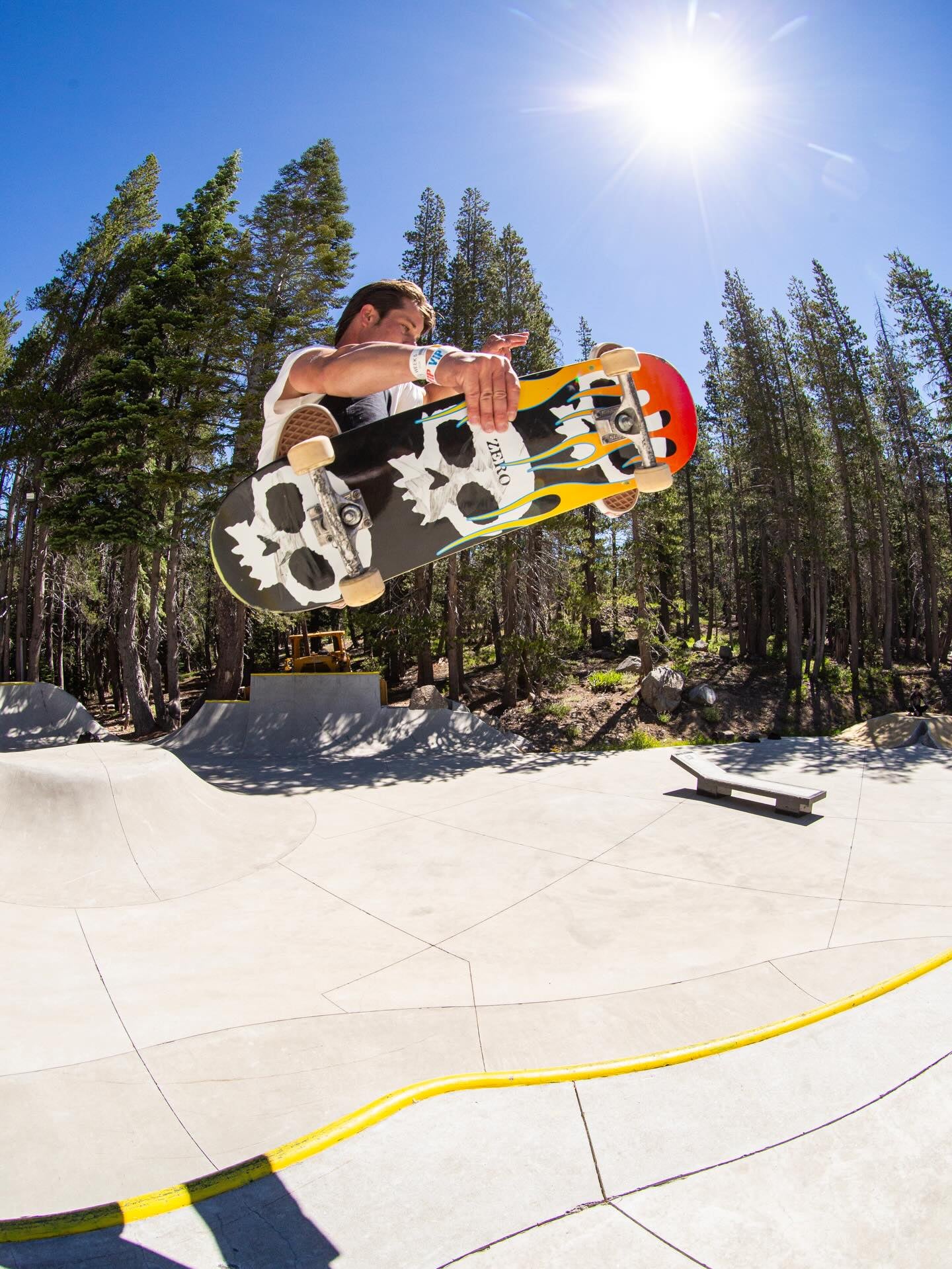 Zero_Skateboard_Deck_3_Skull_with_Flames_air.jpg